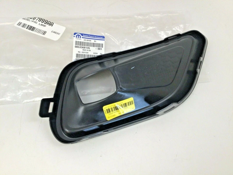 2019-2022 Jeep Cherokee Front LH LED Fog Lamp black honeycomb Bezel new OEM - Image 2 of 3