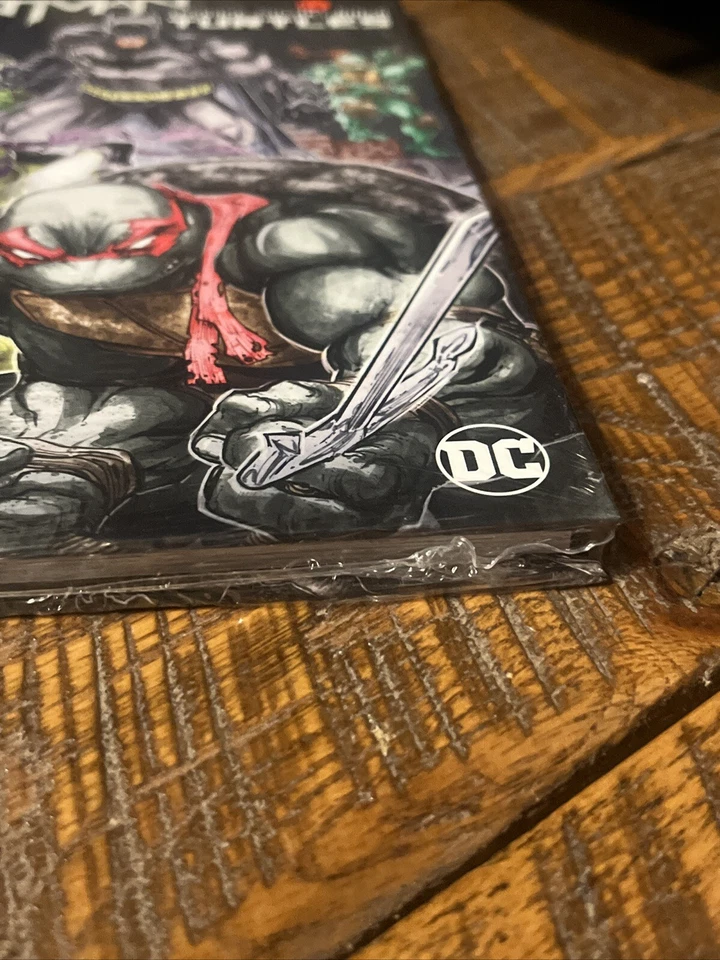Batman Teenage Mutant Ninja Turtles Hardcover Sealed Brand New IDW DC Tmnt Foto 3 de 4