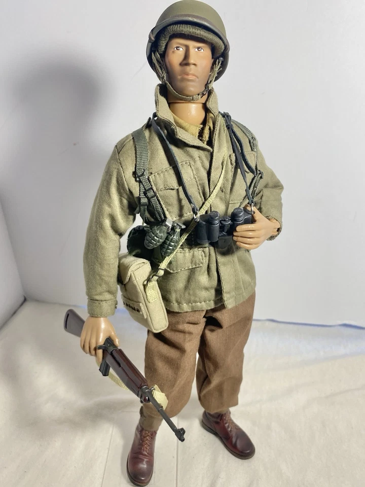 WW2 American Infantry: Battle Ready Rifleman 1:6 Soldier Dragon Model M1 Carbine - Image 4 of 4