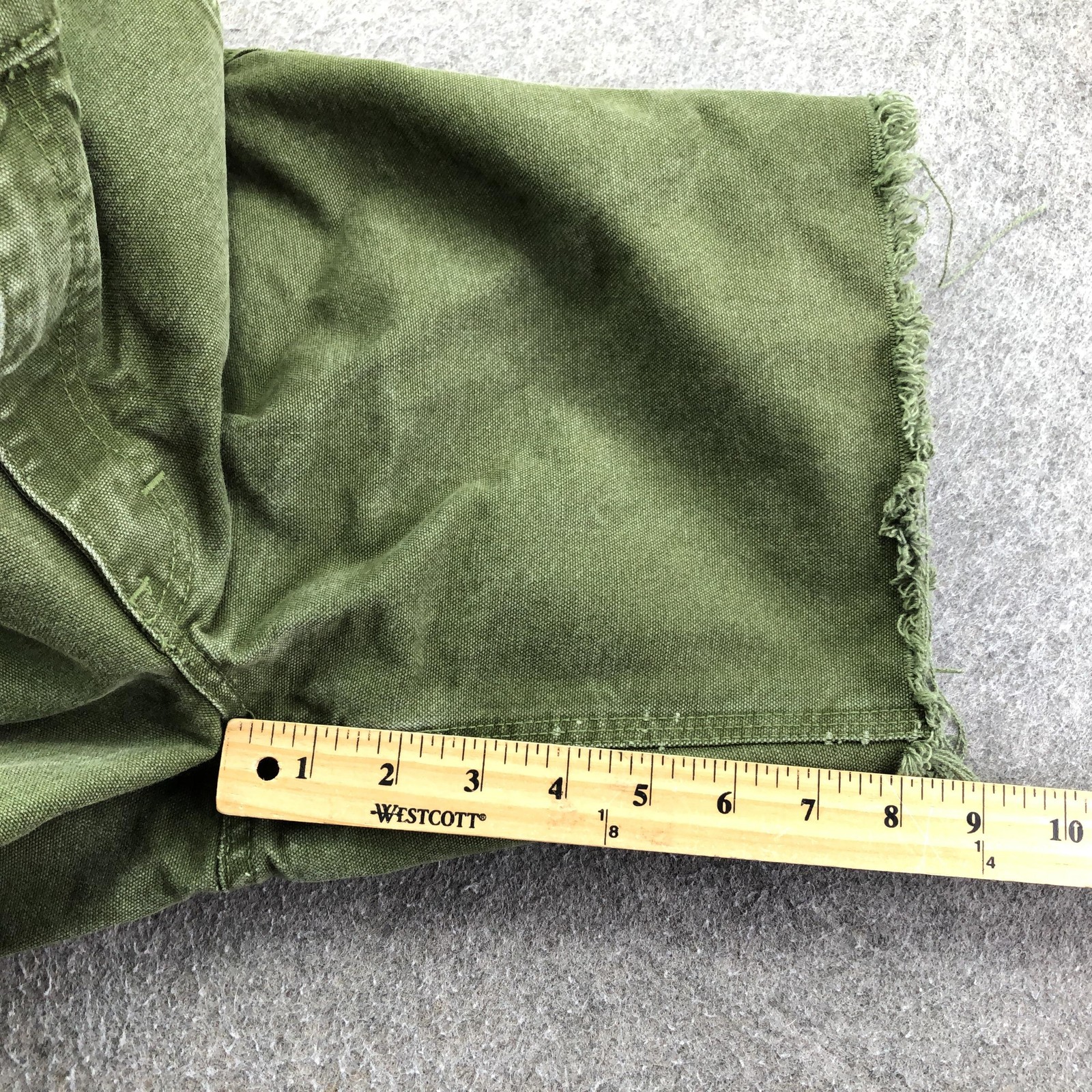The North Face Shorts Womens 6 Green Cargo Utility Hiking Raw Hem 8.5 Inseam thumbnail 8