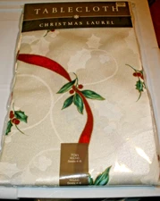 NEW Christmas Laurel Tablecloth 70" Round Bed Bath Beyond (SU104)