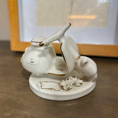 VINTAGE Porcelain VESPA CAPODIMONTE  scooter with gold paint effects ITALY EXC