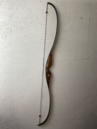 BEAR ARCHERY GLASS-POWERED GRIZZLY RECURVE BOW 55# WEIGHT (WCP028157)