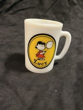 Ancienne tasse enfant en verre à lait Avon 1969 "Lucy" de cacahuètes