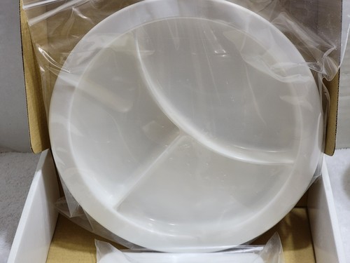 2 NEW FREEDOM DINNERWARE SCOOP PLATES W/ REMOVABLE SUCTION PAD BED TABLES TRAYS - Picture 5 of 8