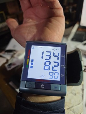 CVS Health Blood Pressure Wrist Monitor Cuff Portable W/Case Model BP3MY 1-3E