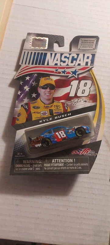 Spin Master NASCAR Kyle Busch #18 2008 Toyota Camry Joe Gibbs 1:64 Diecast