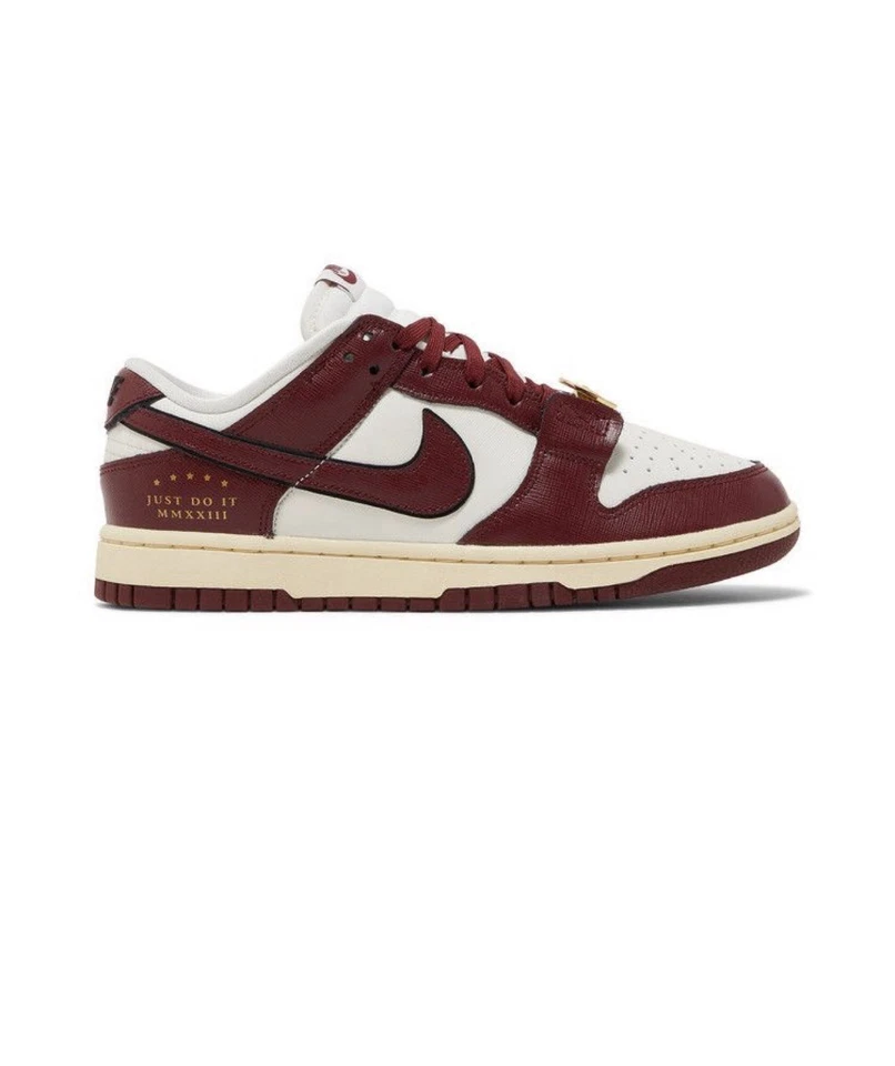 Talla 7.5 - Nike Dunk SE Low Sisterhood - Team Red W Foto 3 de 4