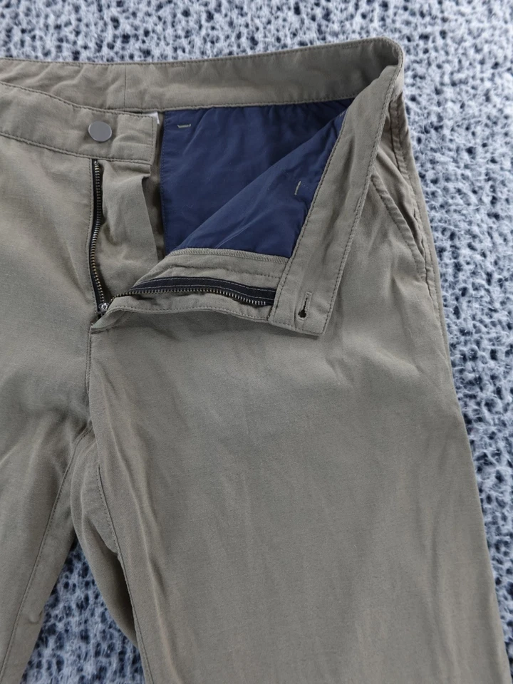 Pantalones de tela Outlier F para hombre 32 caqui ligeros informales cómodos elásticos Foto 3 de 4