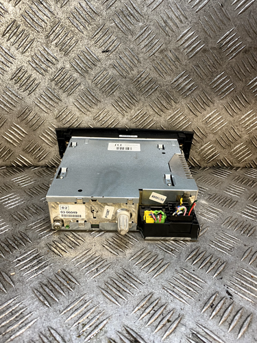 2009 RENAULT KOLEOS CD RADIO PLAYER HEAD UNIT 28185JY01A - Picture 2 of 3