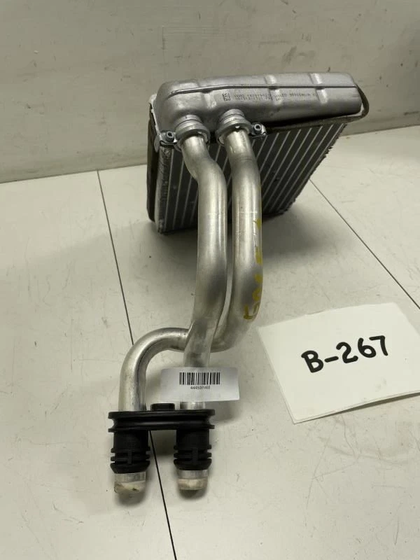 Volkswagen Golf 2012 núcleo térmico con tubo de salida de manguera OEM+ Foto 2 de 4