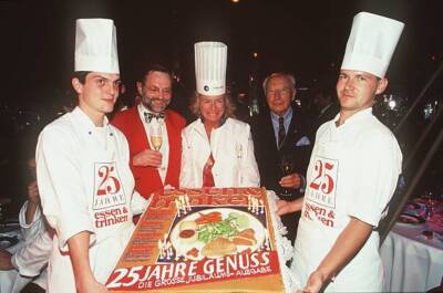 Hans Peter Wodarz celebrates 25 years of Essen & Trinken Hambu- 1997 Old Photo