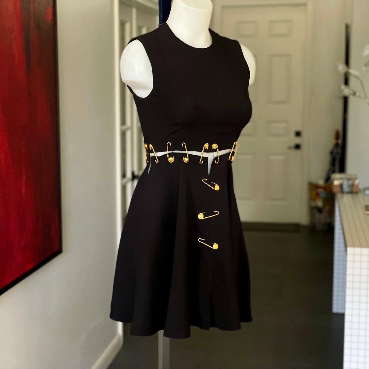 iconic GIANNI VERSACE Safety Pin mini dress size IT 38 from S/S 1994 | eBay iconic GIANNI VERSACE Safety Pin mini dress size IT 38 from S/S 1994 | eBay