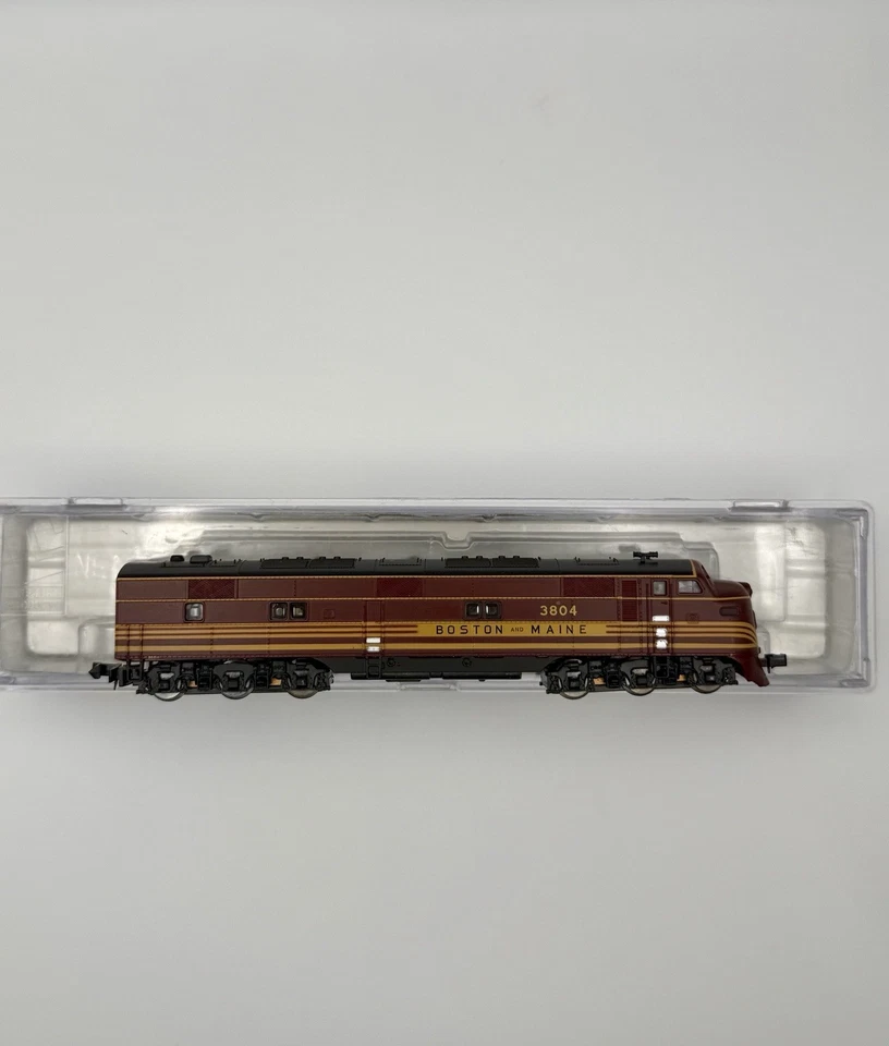 RARE NIB N LIFE LIKE 7001 E7A Locomotive Boston & Maine #3804 Burgundy-Red/ Gold - Image 2 of 4