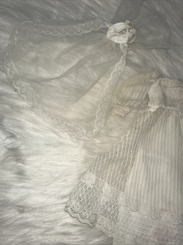 De colección Barbie Here Comes the Bride #1416 Completo Velo Zapatos Vestido Sin Muñeca Foto 3 de 4