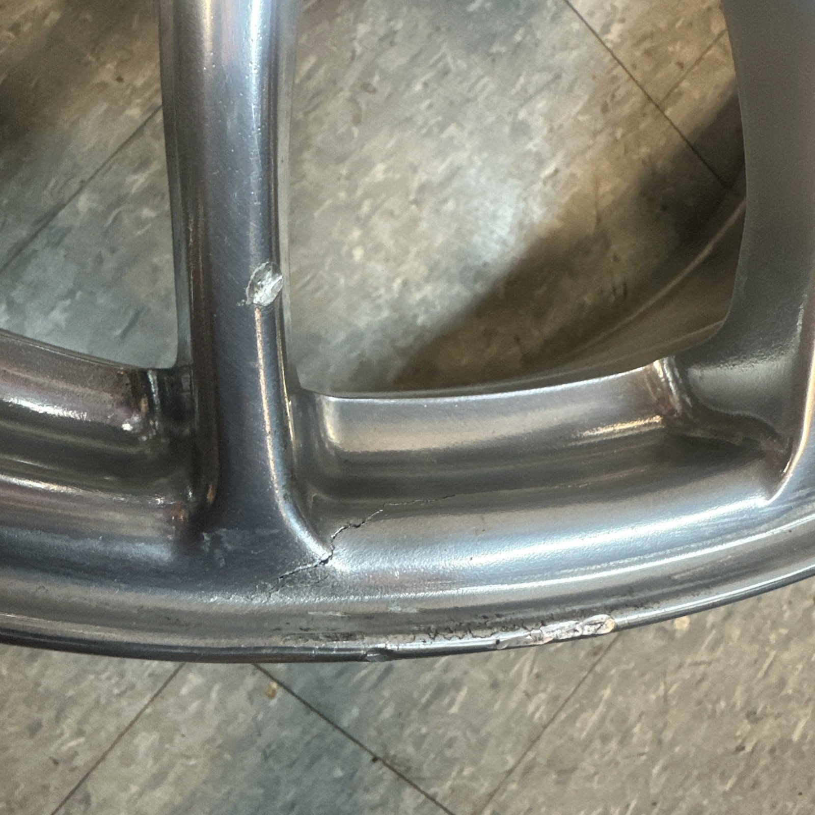 Ferrari 599 BBS 7.5 X 19 Front Original 239652 Pol Repainted 239705. Damaged.