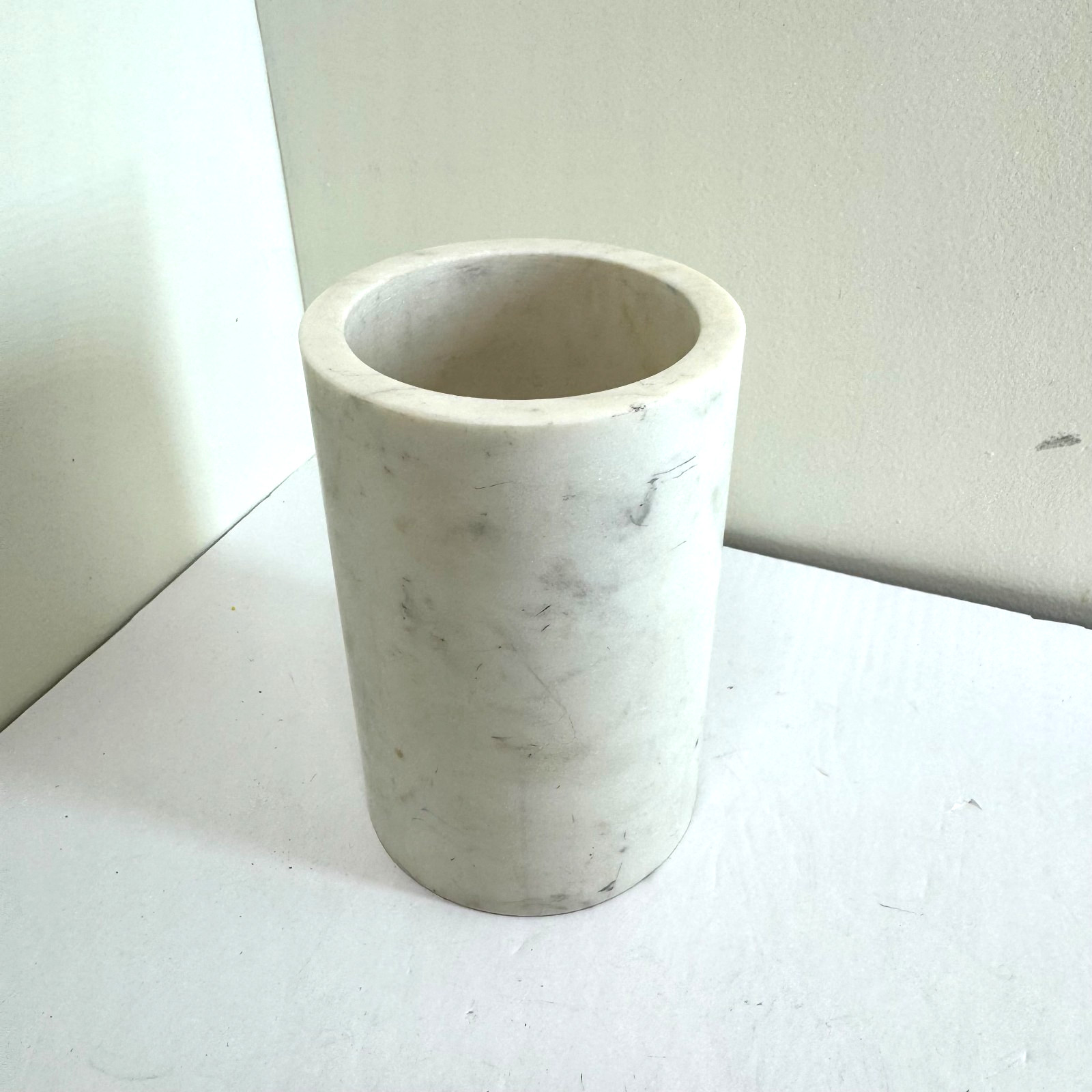 White Marble Wine Bottle Holder Vase Round Stone Utensil Kit