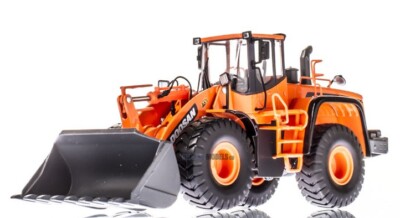 CLOVER WORLD, Lader DOOSAN DL420 Ech:1/40, 1/40, DOOSAN-DL420