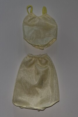 1986 Vtg Barbie Fancy Frills Lingerie #3183 Yellow Set
