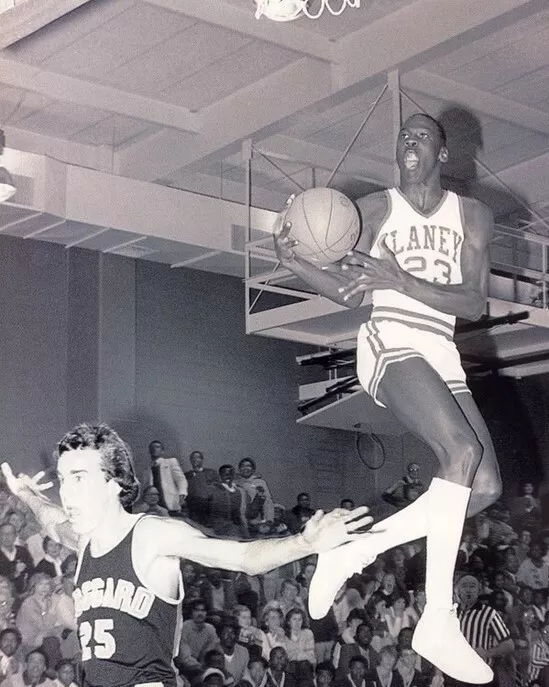 MICHAEL JORDAN 8X10 PHOTO EMSLEY A. LANEY HIGH SCHOOL BASKETBALL PICTURE  ACTION