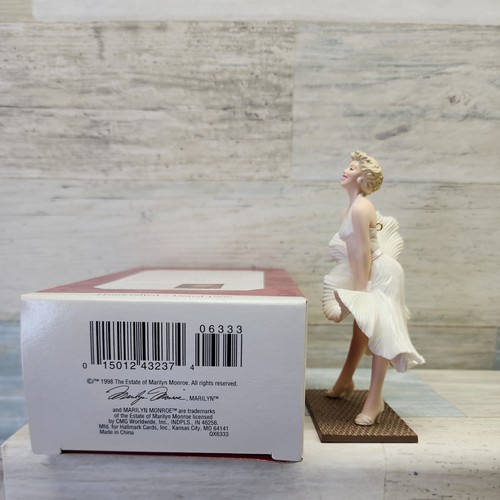 Hallmark Keepsake Ornament Marilyn Monroe 1998 White Dress - Picture 5 of 5