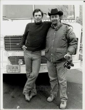 1981 Press Photo Ron Leibman, Stan Rivkin in "Rivkin: Bounty Hunter" - srp34454