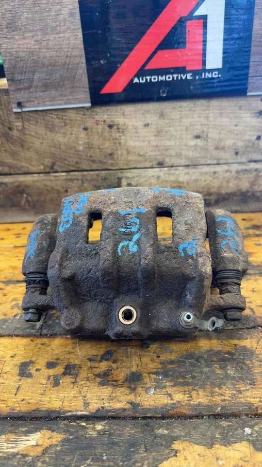 2007-2009 CHEVROLET EQUINOX RIGHT FRONT CALIPER - Image 3 of 4