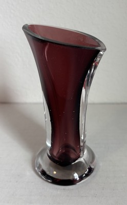 Gorgeous! Angular Art Glass Amethyst Bud Vase