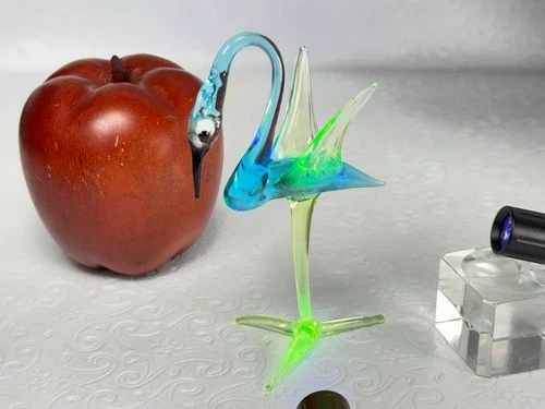 Vintage Murano Art Glass Flamingo Bird Figurine Vaseline Uranium Glow Italy MCM