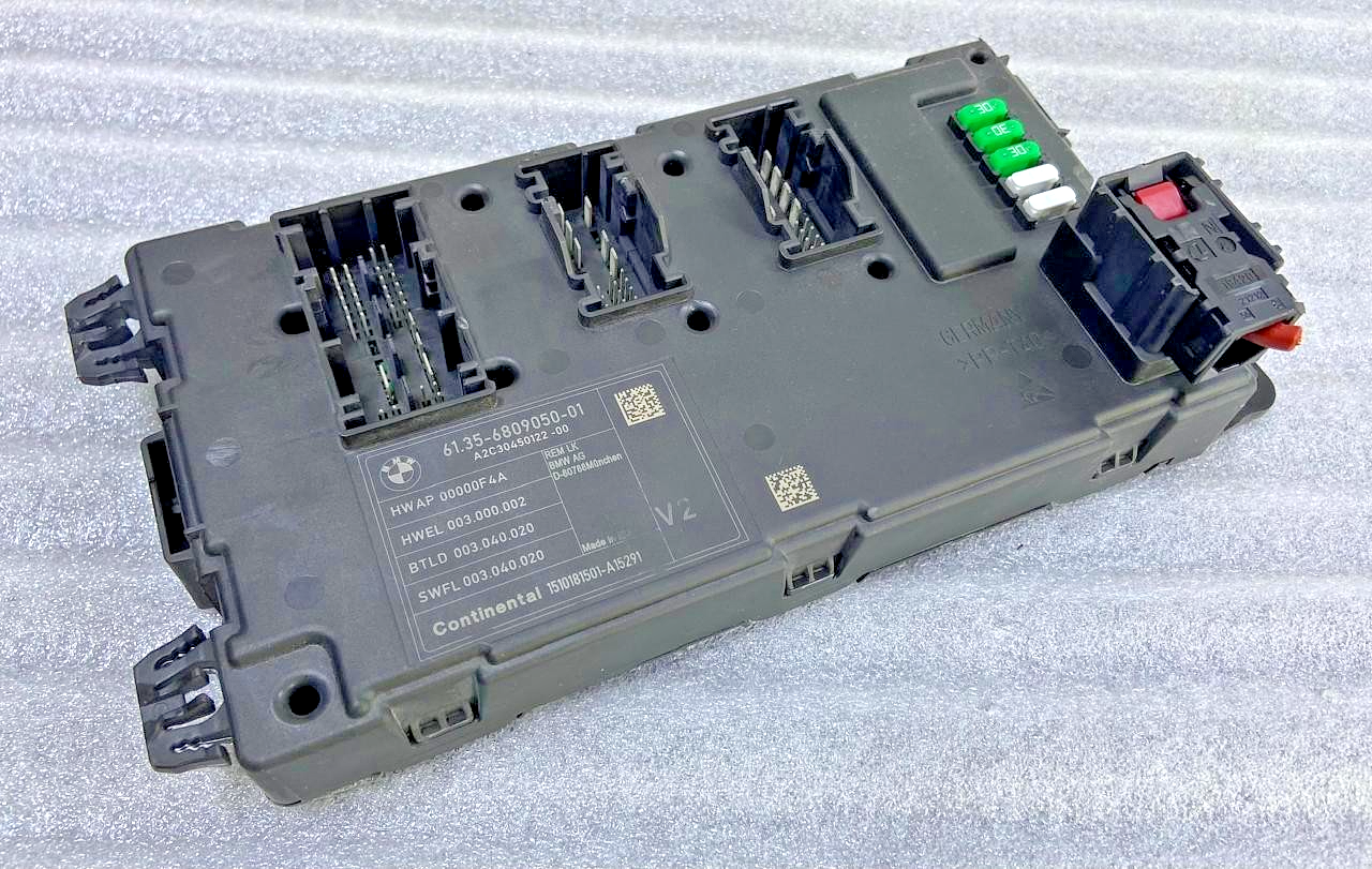OEM BMW F20 F30 F34 F36 REM Rear Electronic Module Fuse Box Control 6809050