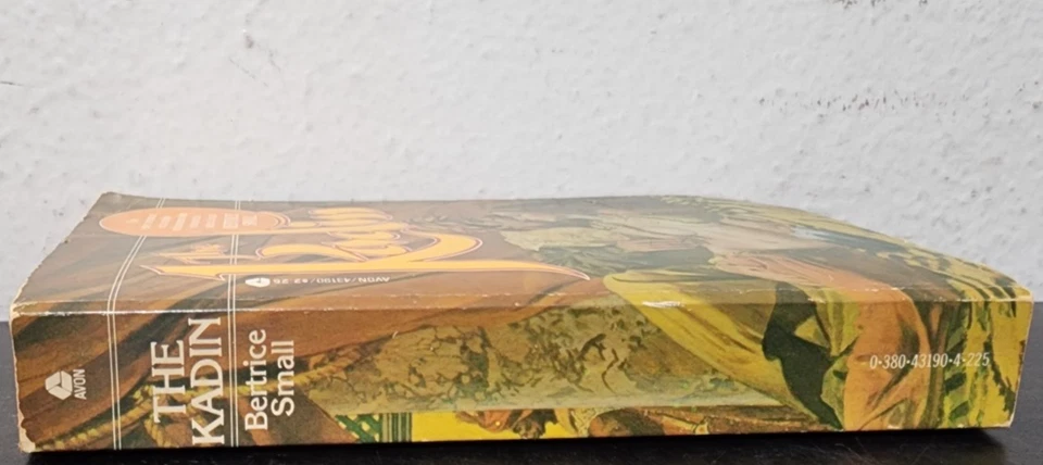 The Kadin Bertrice Small Vintage Avon First Edition Paperback 1978 PB Book Rare Foto 2 de 4