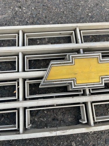 1975 1976 Chevy Truck Grill Original GM K 5 Blazer Suburban READ - Picture 7 of 21