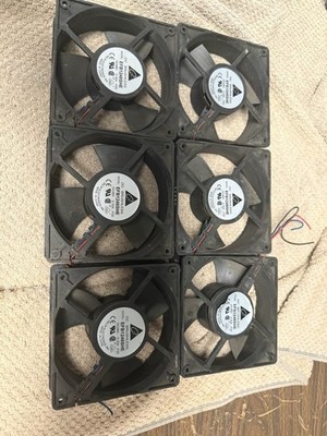 (1) DC Brushless EFB1248SHE Delta Fans DC48V 0.30A -F00 Server Computer