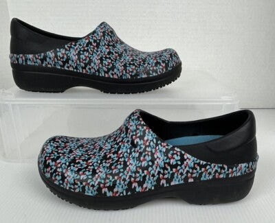 CROCS Neria Pro Work Clogs Medical Floral Shoes Womens 6 Non-Slip Treads 204046