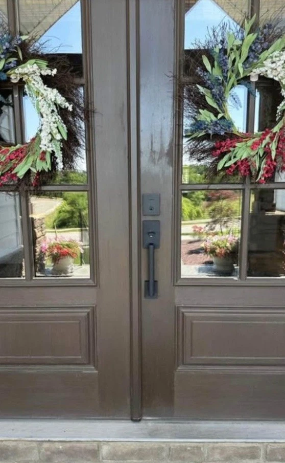 Juego de manijas de entrada exterior negro mate Kwikset San Clemente cerrojo Foto 3 de 4