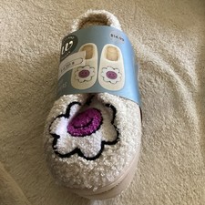 Wayland Square Teddy Slippers Flower Smiley Face Women  s Size XS X-Small 3-4 