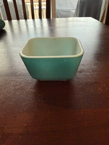 VTG Turquoise Pyrex  501 Refrigerator Dish – 1½ Cup “ Fridgie”-No Lid  -  EUC