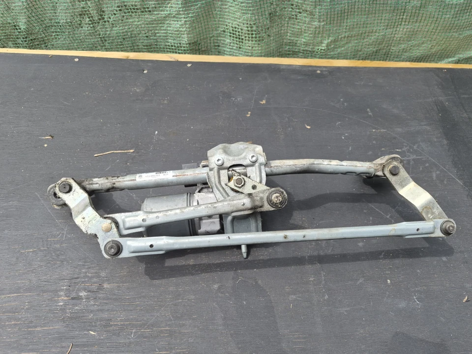 Vw Caddy/ Touran Wiper Motor and Linkage - Image 1 of 3