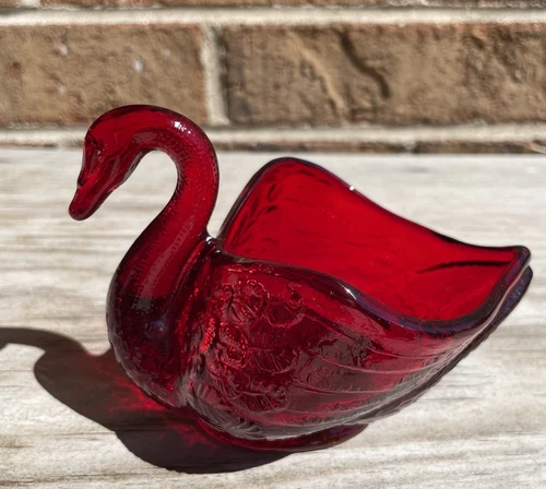 Vintage FENTON RUBY RED SWAN Glass Trinket Candy Dish Small Planter Decor GLOWS!