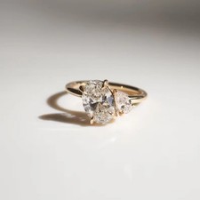 Oval Cut VVS1 2.4Ct Lab Created Diamond Engagement Wedding 14K Gold Finish Ring