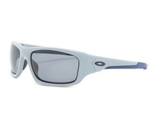  OO9236-05 Mens Oakley Valve Sunglasses - Matte Fog / Grey Polarized