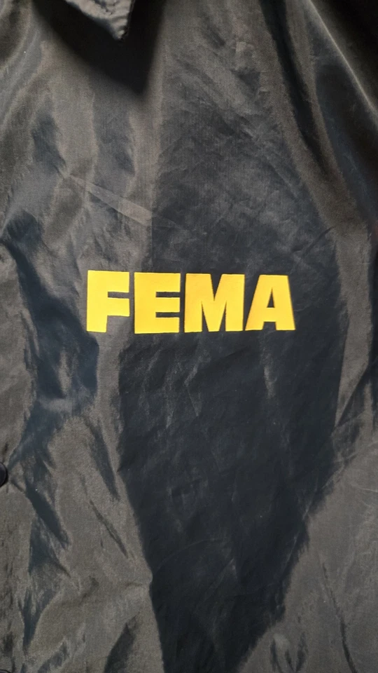 Chaqueta FEMA Vintage - Manejo de Emergencias Cortavientos - XXXL - Usada Foto 2 de 4
