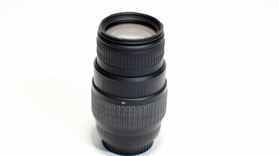 Sigma 70-300mm F/4-5.6 DL Macro Super  Zoom Lens for Canon AF - Image 4 of 4