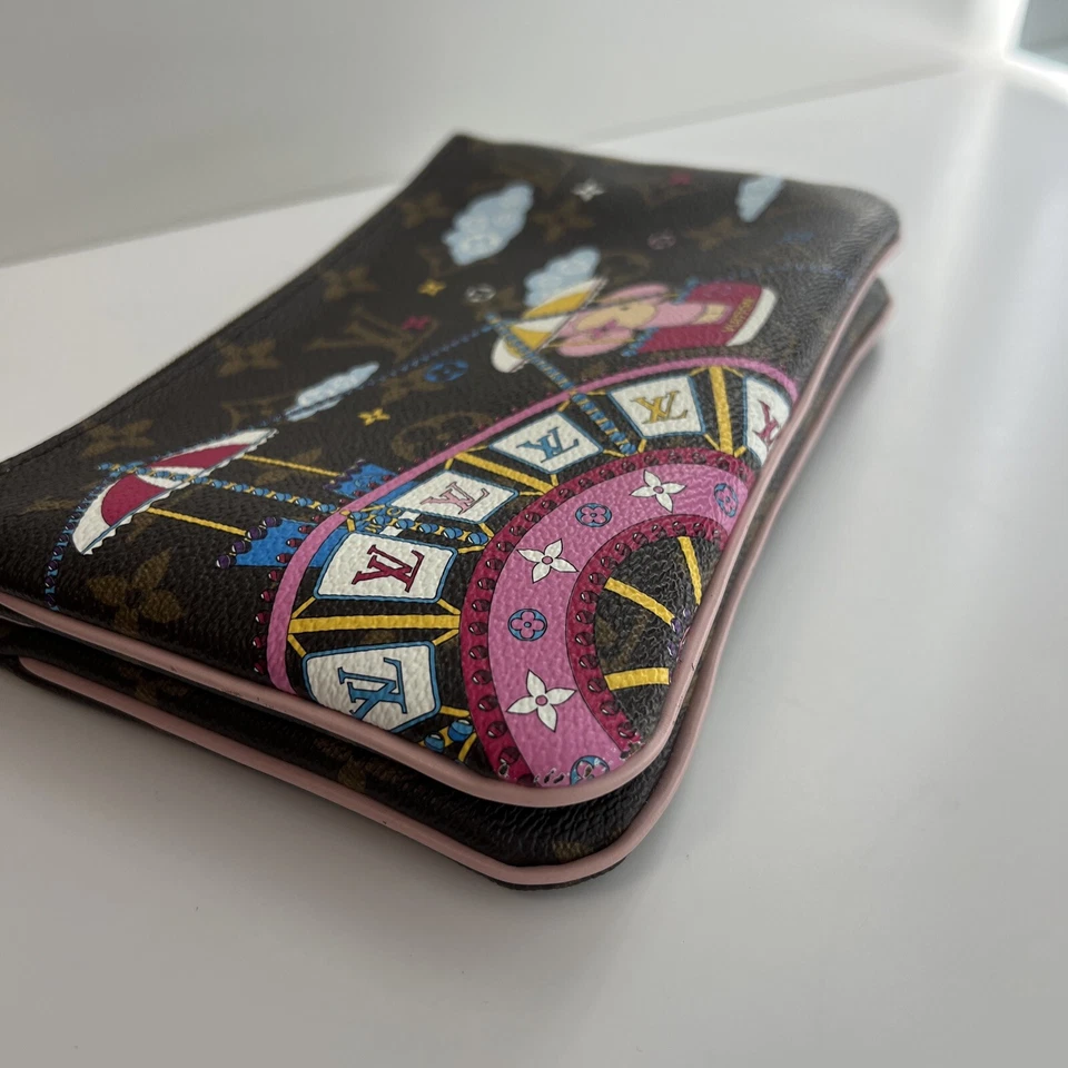 Louis Vuitton Doble Zip Pochette Vivienne Chritsmas Collection 2020 - Image 2 of 4