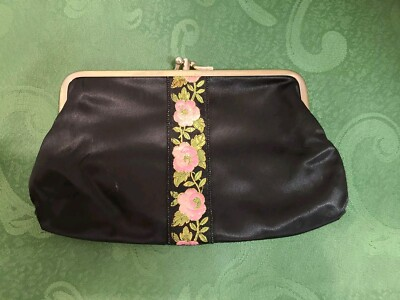#ad Celebrity New York NY Vtg Black Clutch W Rose Details Kiss lock Satiny Fabric $21.00