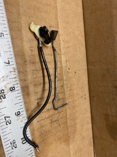 Gebrauchter Ein-/Ausschalter aus einer Handwerker Modell 358.353 671 Motorsäge - Bild 3 von 7