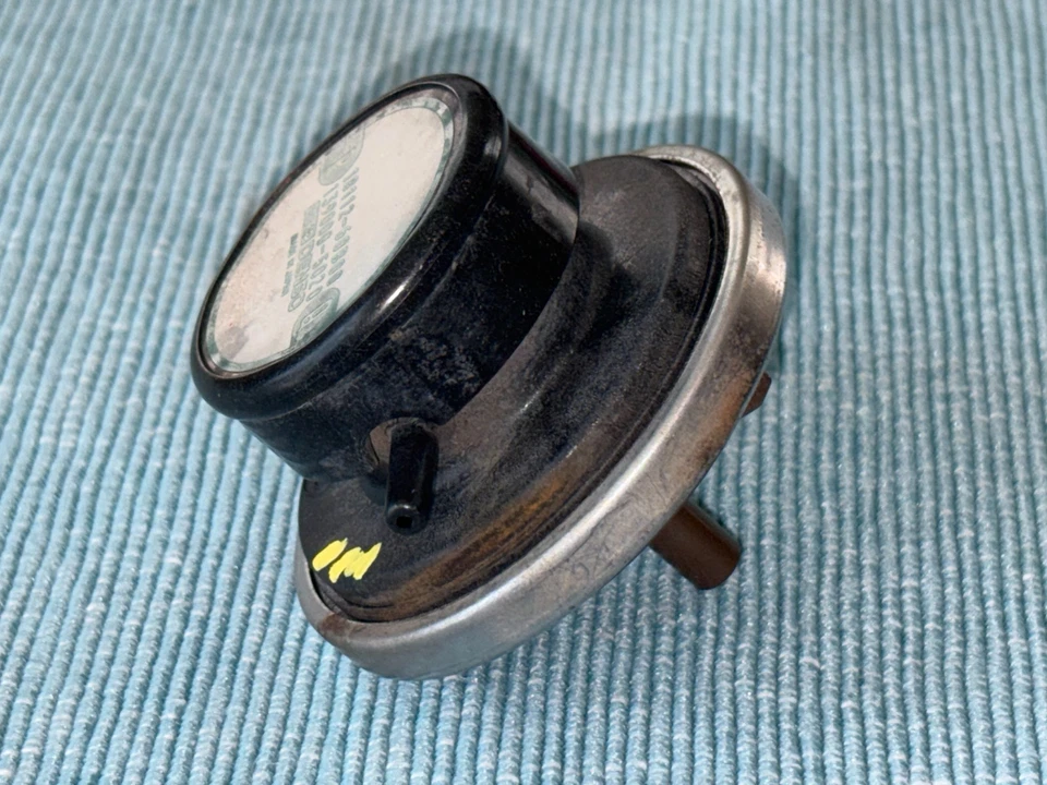 Modulador de vacío Geo Chevy Tracker Metro Suzuki Swift Sidekick EGR 18112-60B00 Foto 2 de 4