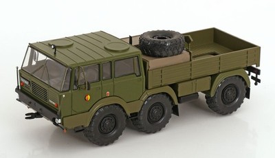 1:43 Ixo Tatra 813 6x6 NVA 1968 olive green