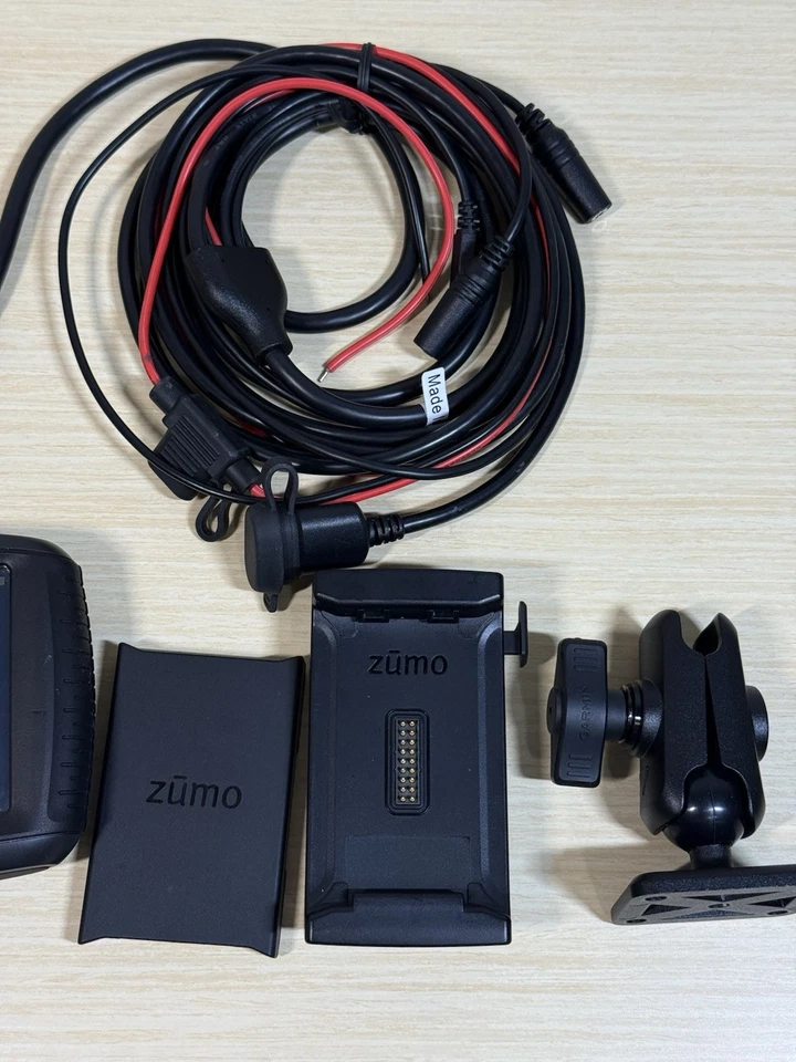 Garmin Zumo 595LM (Lifetime Maps) Motorcycle - Auto GPS Satellite Navigation - Image 3 of 4