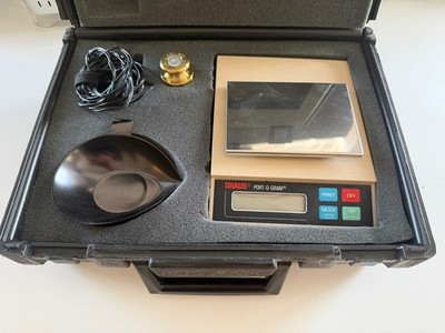 Ohaus Port-O-Gram Electronic Balance Scale C301 P w/ Case & Weights Tested Works